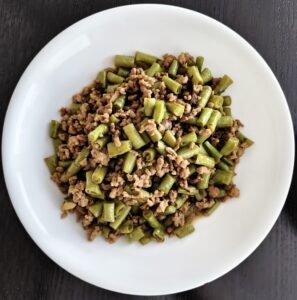 Read more about the article Stir-fried Long Green Beans with Minced Pork